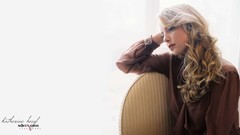 Woman models Katherine Heigl