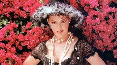 Woman models Katherine Heigl