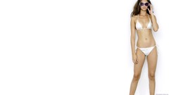 Woman models Lisalla Montenegro