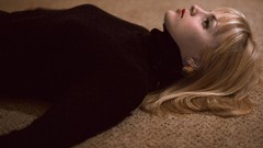 Woman models mena suvari