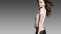 Woman models miranda kerr
