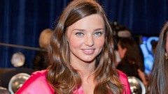 Woman models miranda kerr