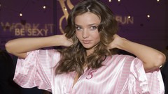 Woman models miranda kerr