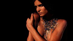 Woman models no bra Stephanie Seymour