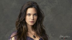 Woman models odette annable