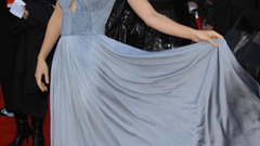 Woman models Olivia Wilde