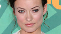 Woman models Olivia Wilde