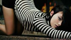 Woman models Olivia Wilde