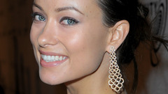 Woman models Olivia Wilde