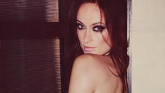 Woman models Olivia Wilde
