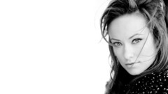 Woman models Olivia Wilde