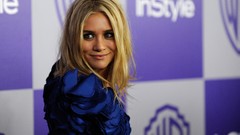 Woman models Olsen Twins