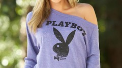 Woman models sara jean underwood