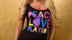 Woman models sara jean underwood