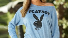 Woman models sara jean underwood