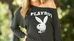 Woman models sara jean underwood