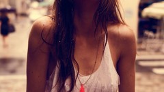 Woman models Sophie Vlaming