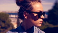 Woman models Sophie Vlaming