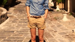 Woman models Sophie Vlaming