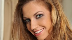 Woman models teen Eufrat