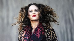 Woman models vanessa paradis