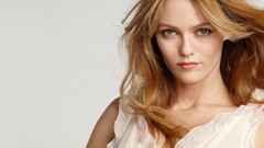 Woman models vanessa paradis