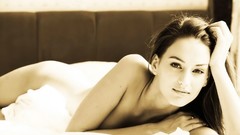 Woman models Zsuzsanna Ripli