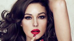Woman Monica Bellucci faces Actress