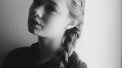 Woman monochrome braids Milena