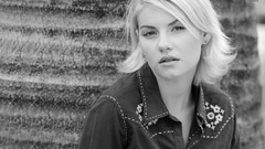 Woman monochrome elisha cuthbert