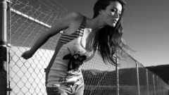 Woman monochrome sarah Chain