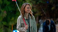 Woman Natalie Portman golf