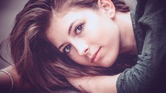 Woman natural brunettes