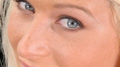 Woman nude Eyefinity