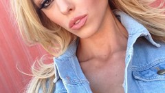 Woman nude Lindsay Marie