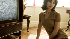 Woman olga kurylenko bangs