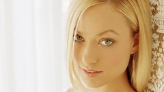Woman Olivia Wilde faces Actress blondes