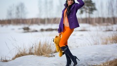 Woman outdoors black hair Katie-Famegirls