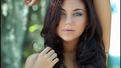 Woman outdoors blue eyes brunettes