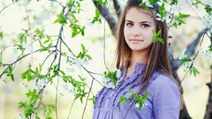 Woman outdoors blue eyes brunettes