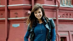 Woman outdoors brunettes