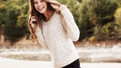 Woman outdoors smiling brunettes