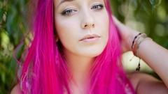 Woman pink hair long hair blue eyes