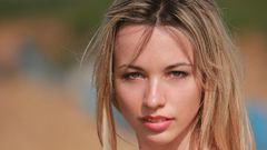 Woman portraits blondes