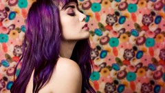 Woman purple hair Lizzie Hornshuh