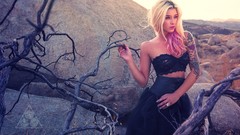 Woman rocks blondes tattoos lauren lunday