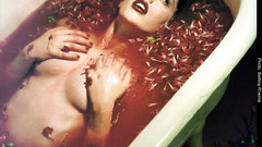 Woman Rose McGowan bathtubs