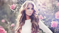 Woman roses blondes Millie Mackintosh