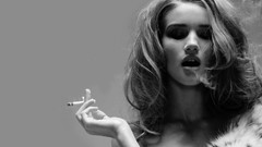 Woman rosie huntington-whiteley grayscale
