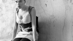 Woman Scarlett Johansson Actress